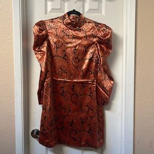 Beautiful and delicate brand new puff sleeve mini dress